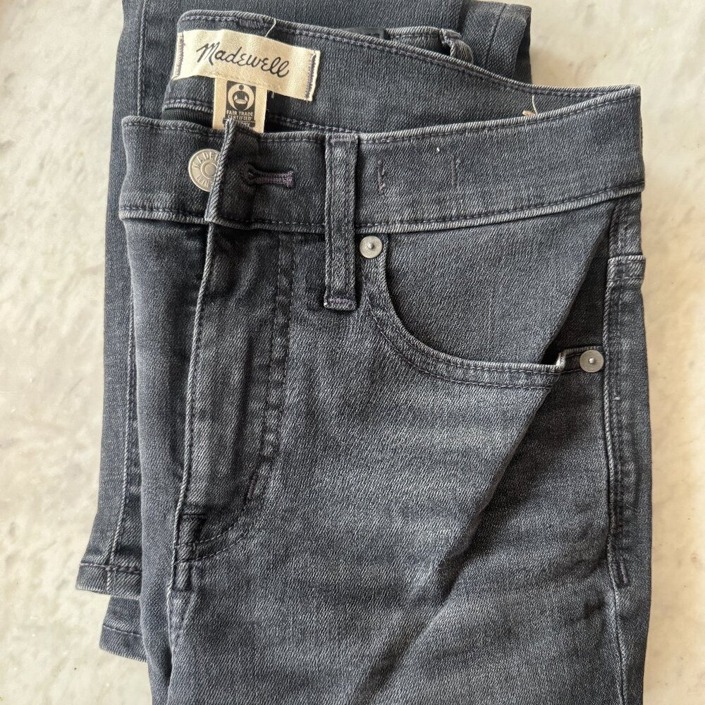 Madewell 9" Mid-Rise Skinny Jean in Size 25 - Faded Black